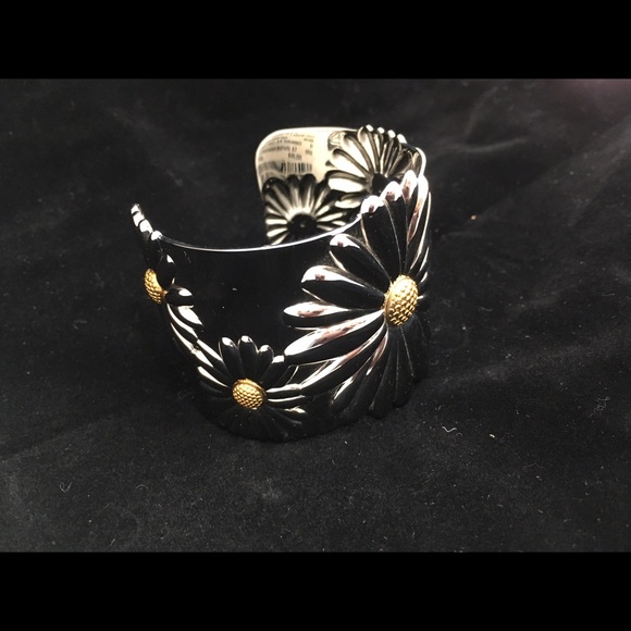 Cuff bracelet - Picture 5 of 5